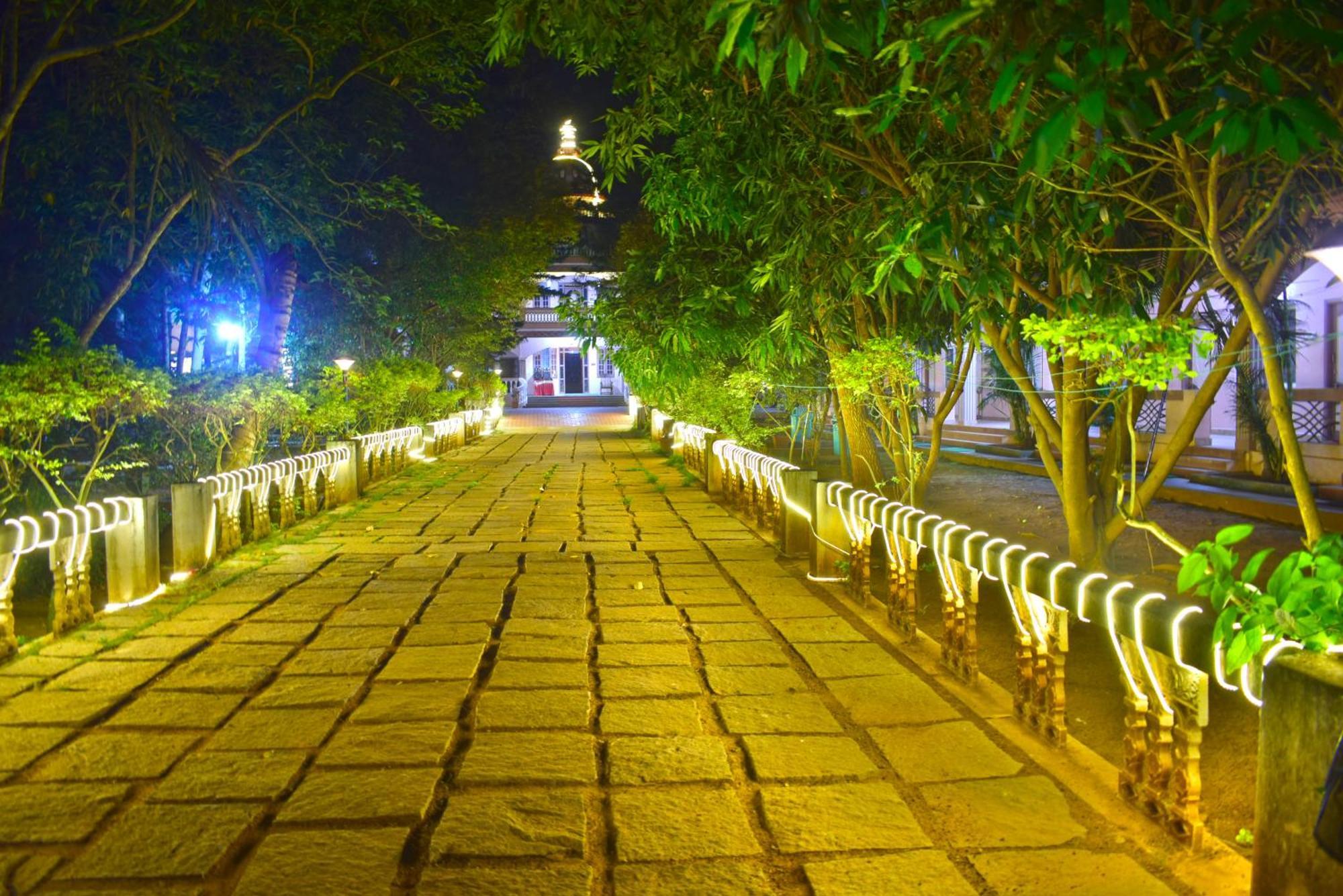 Jains Royal Palace Resorts Єлагірі Екстер'єр фото