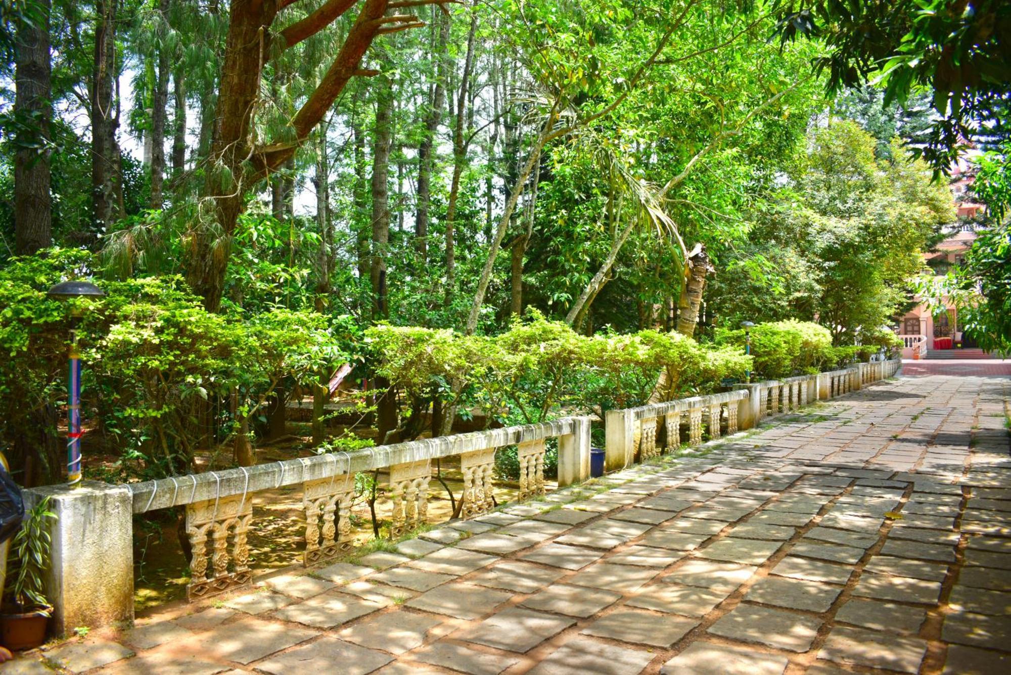 Jains Royal Palace Resorts Єлагірі Екстер'єр фото