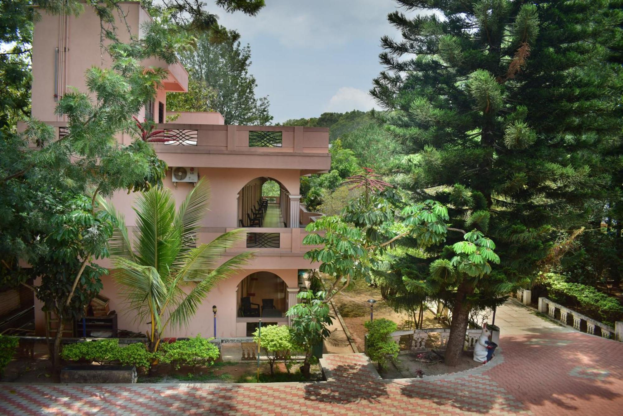 Jains Royal Palace Resorts Єлагірі Екстер'єр фото