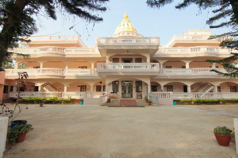 Jains Royal Palace Resorts Єлагірі Екстер'єр фото
