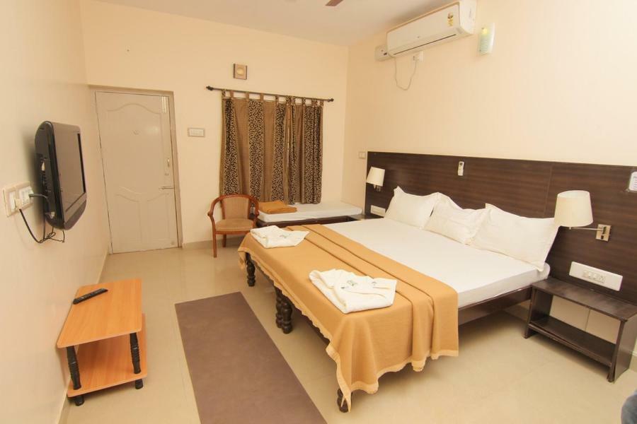 Jains Royal Palace Resorts Єлагірі Екстер'єр фото