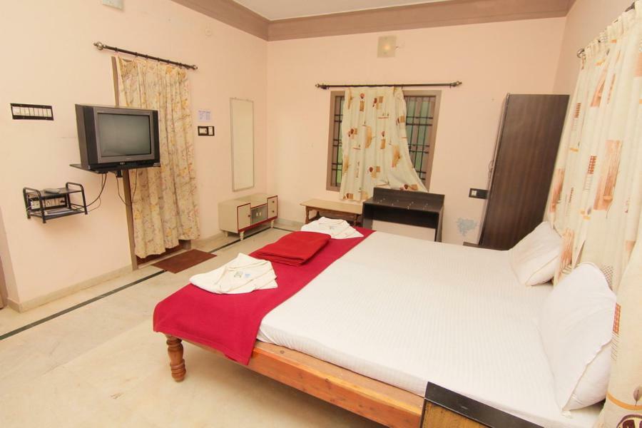 Jains Royal Palace Resorts Єлагірі Екстер'єр фото