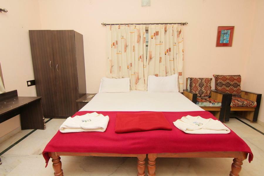 Jains Royal Palace Resorts Єлагірі Екстер'єр фото