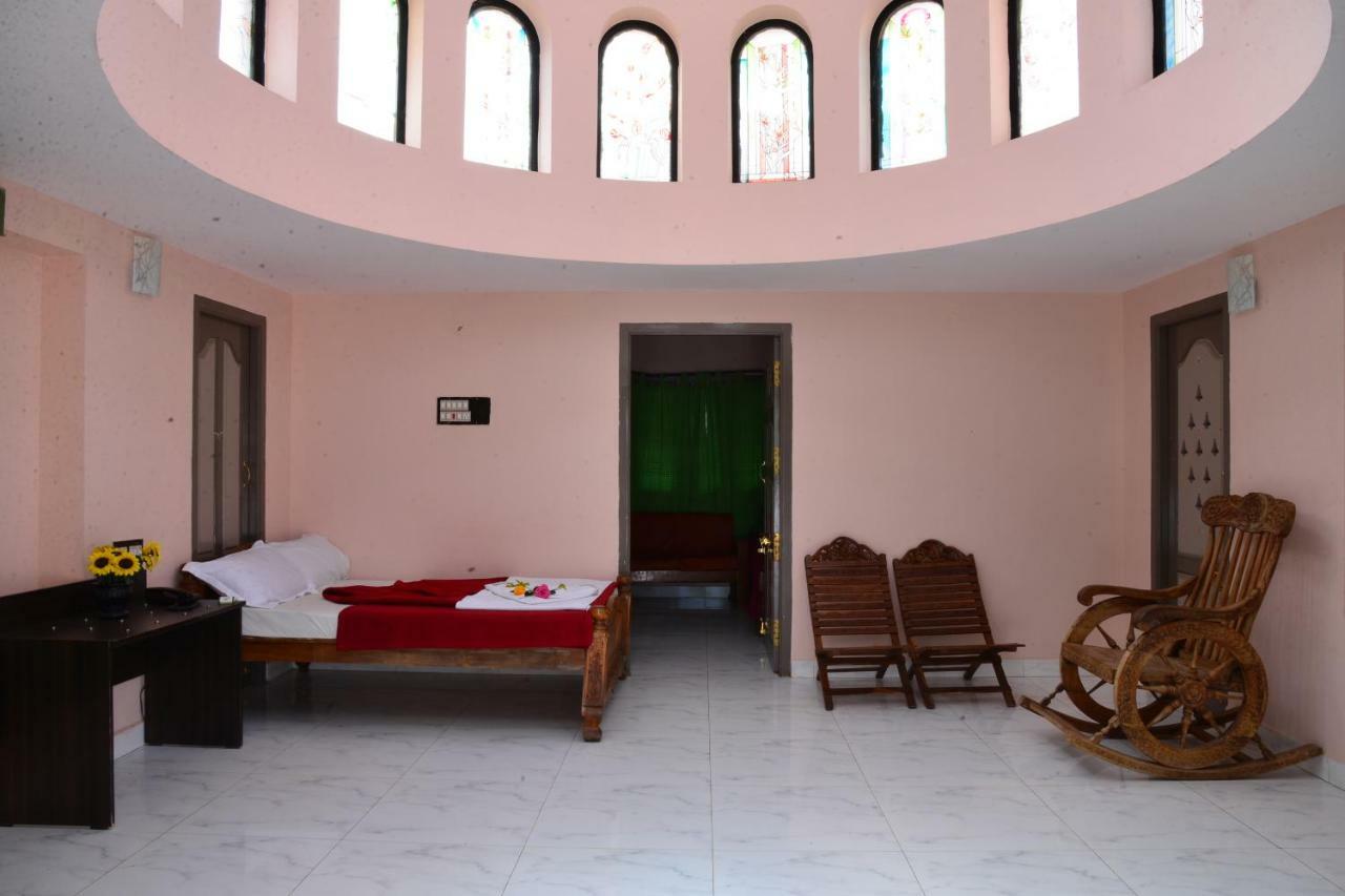 Jains Royal Palace Resorts Єлагірі Екстер'єр фото